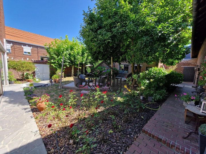 Maison - 159 m² - 9 pièces