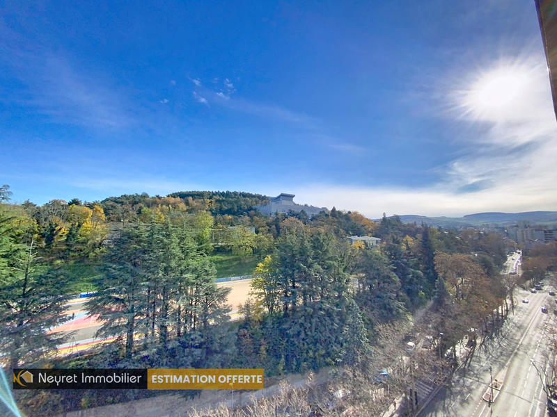 Appartement - 152 m² - 6 pièces