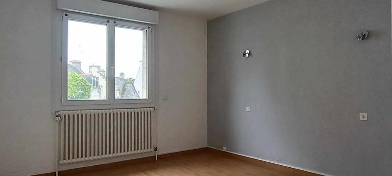 Maison - 94 m² - 10 pièces