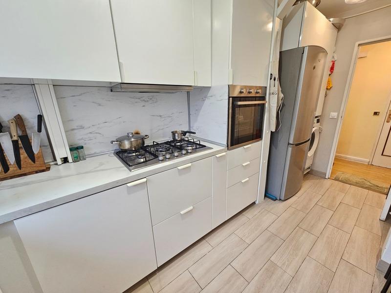 Appartement - 80 m² - 5 pièces