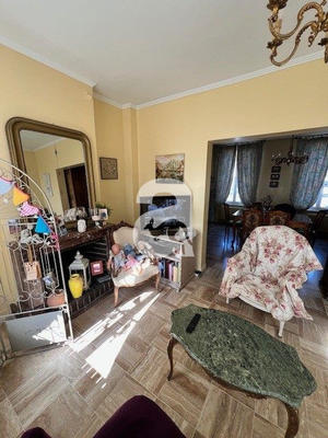 Maison - 180 m² - 8 pièces