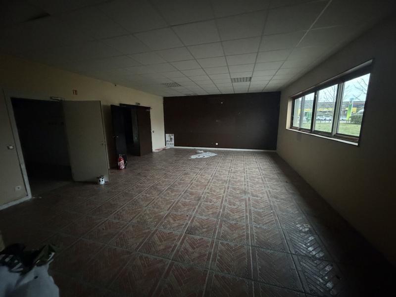 Local commercial - 1 192 m²