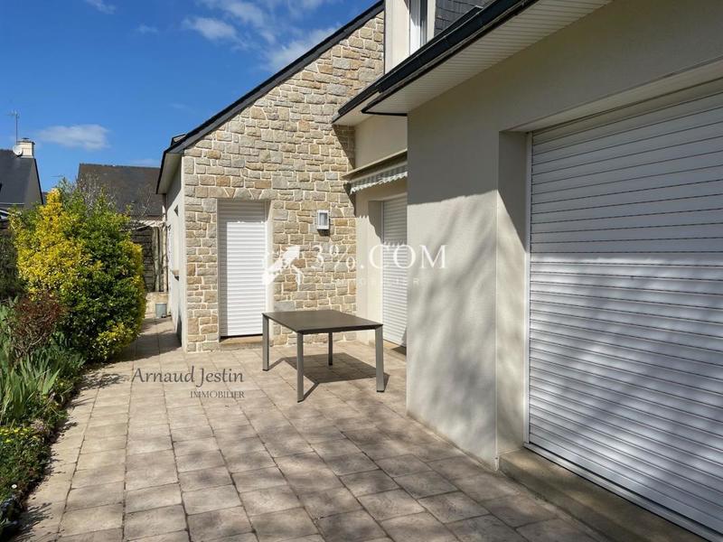 Maison - 176 m² - 9 pièces