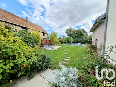 Maison - 223 m² - 8 pièces