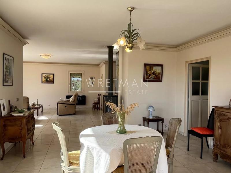 Villa - 200 m² - 5 pièces