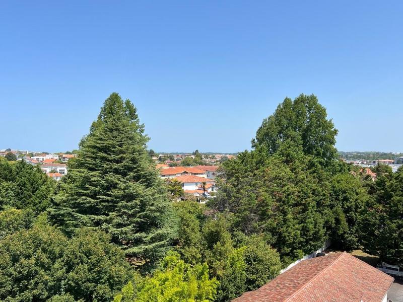 Appartement - 99 m² - 5 pièces