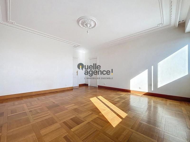 Appartement - 258 m² - 7 pièces