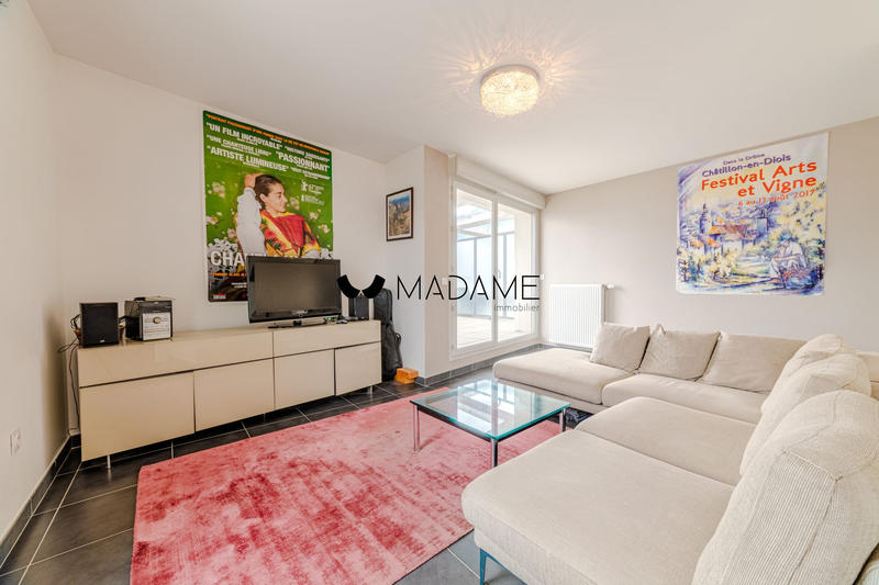 Appartement - 82 m² - 3 pièces