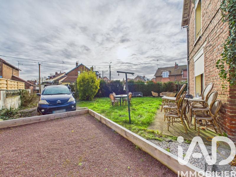 Maison - 90 m² - 5 pièces