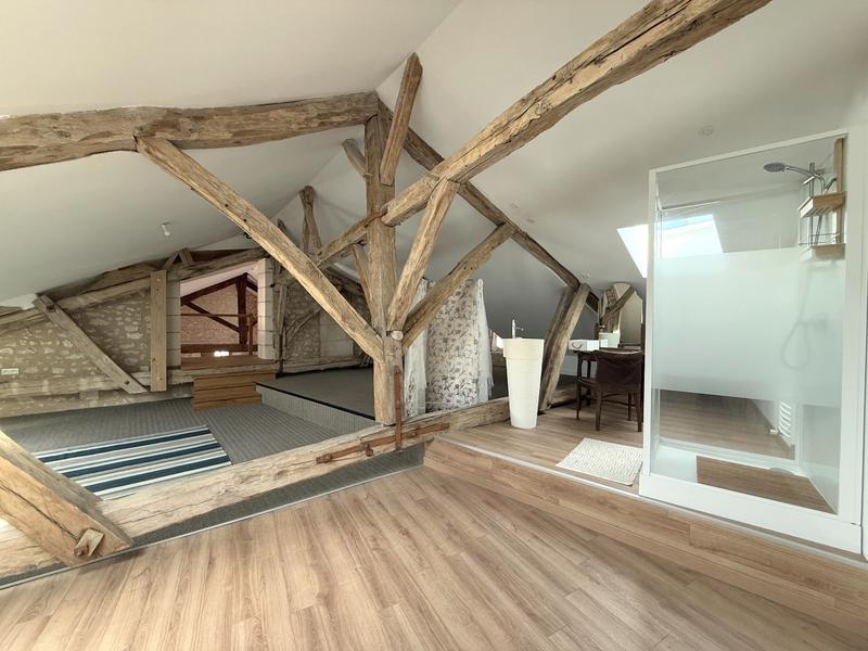 Maison - 226 m² - 7 pièces