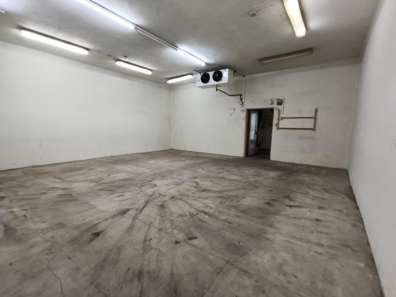 Local commercial - 236 m² - 5 pièces