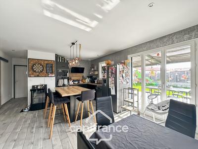 Maison - 74 m² - 4 pièces