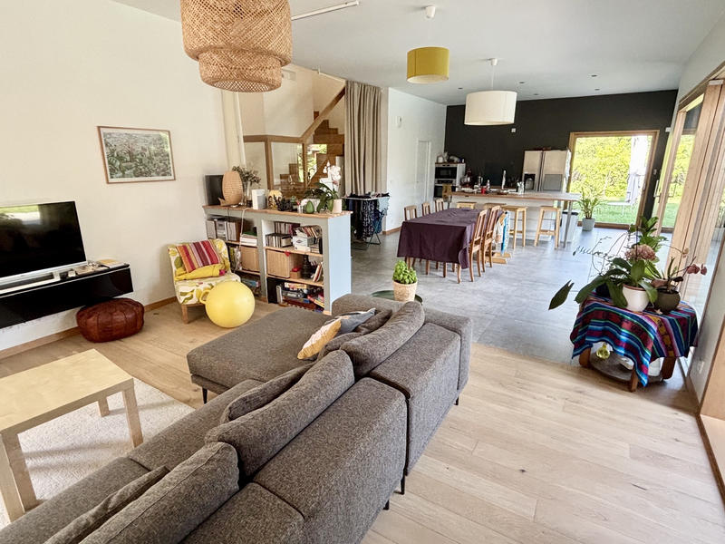 Villa - 233 m² - 8 pièces