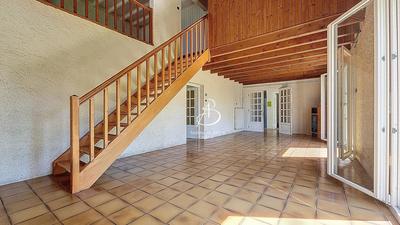 Maison - 230 m² - 6 pièces