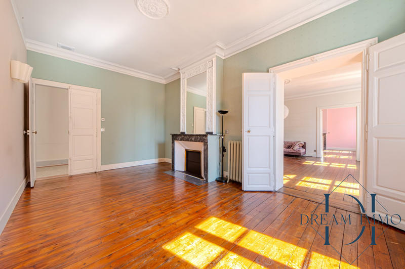 Appartement - 189 m² - 4 pièces