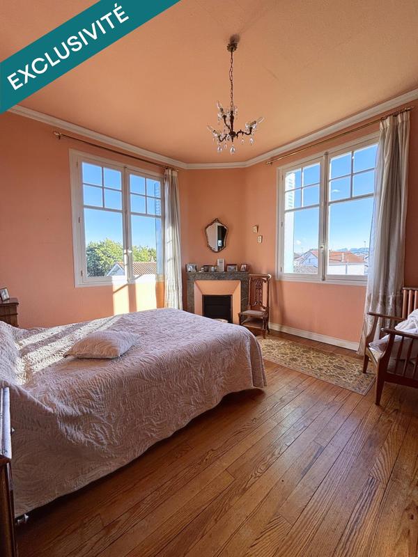 Maison - 160 m² - 8 pièces