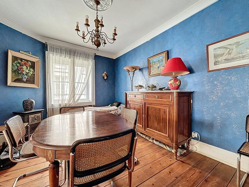 Appartement - 180 m² - 6 pièces