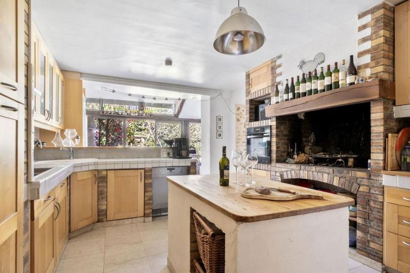 Maison - 450 m² - 13 pièces