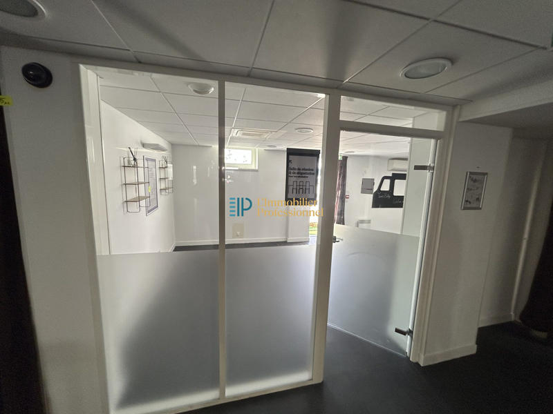 Local commercial - 170 m² - 4 pièces