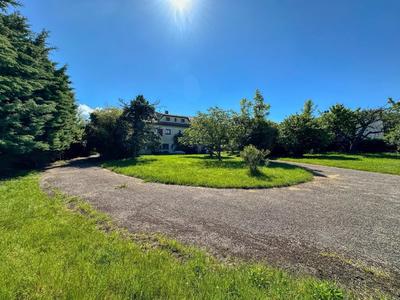 Maison - 203 m² - 7 pièces