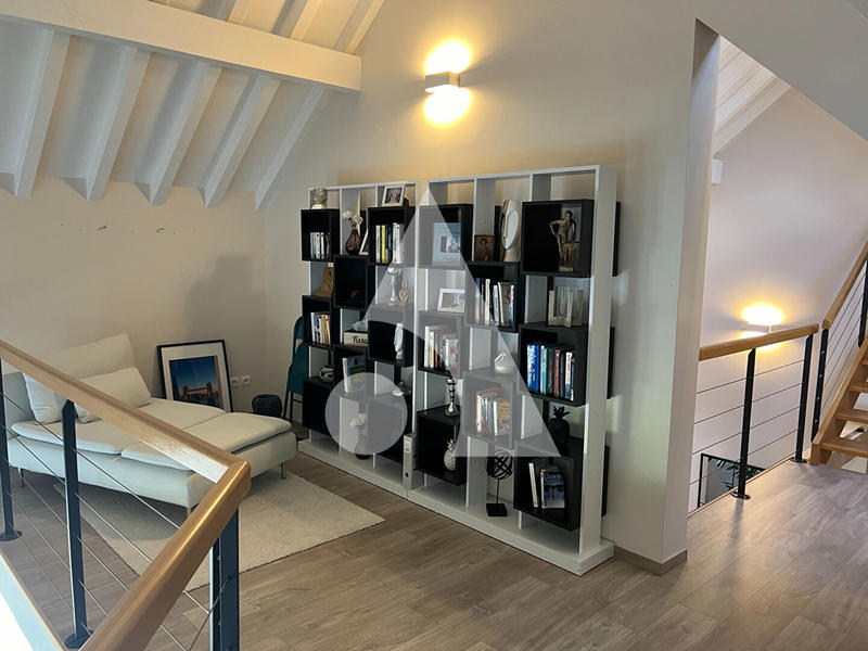 Villa - 185 m² - 6 pièces