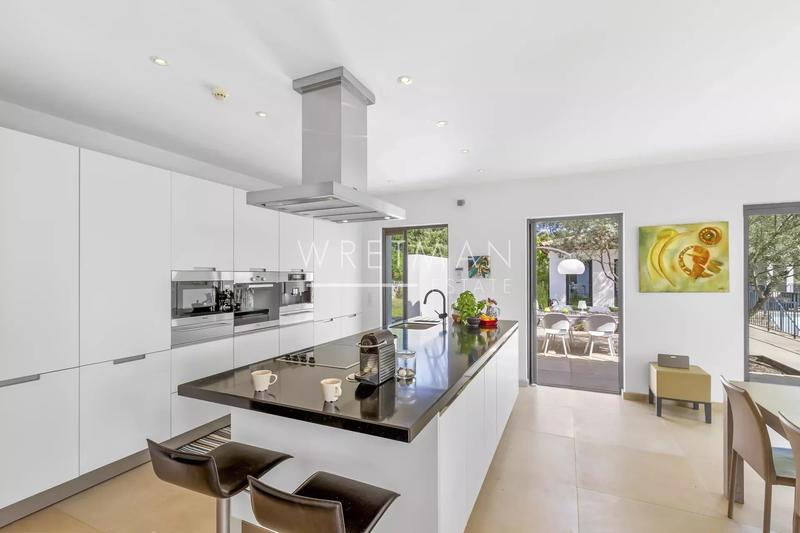 Villa - 204 m² - 6 pièces