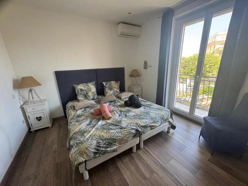 Villa - 200 m² - 5 pièces