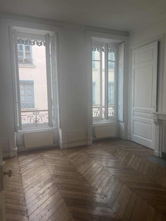 Appartement - 90 m² - 3 pièces