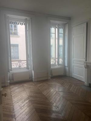Appartement - 90 m² - 3 pièces