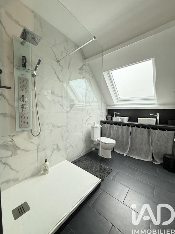 Maison - 278 m² - 10 pièces