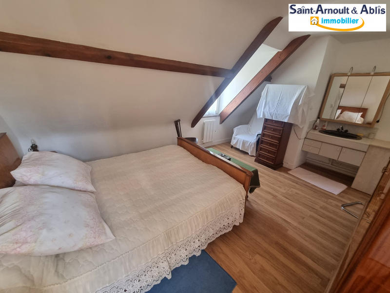 Maison traditionnelle - 150 m² - 8 pièces