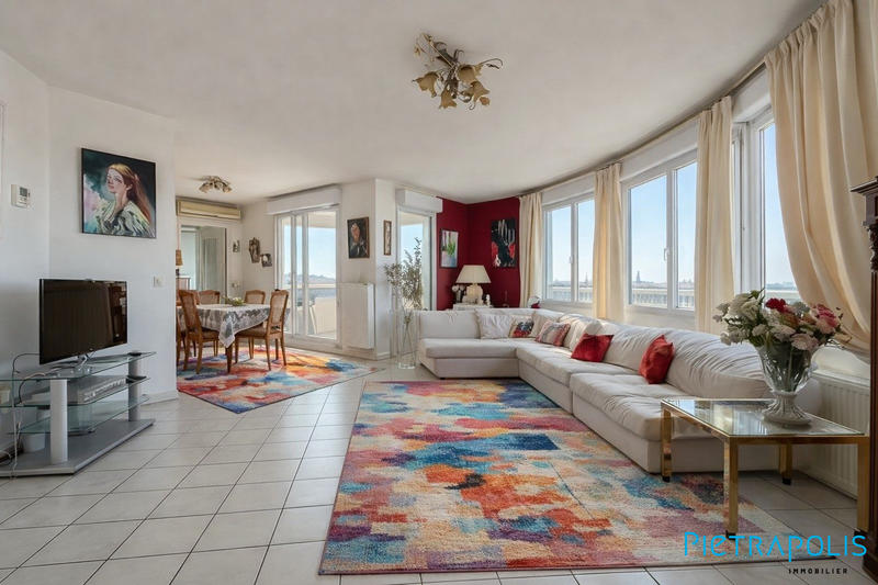 Appartement - 125 m² - 5 pièces