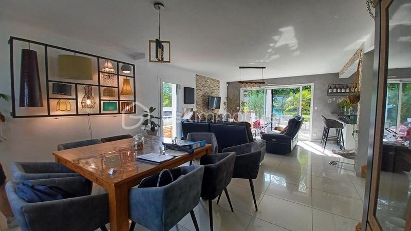 Maison - 150 m² - 9 pièces