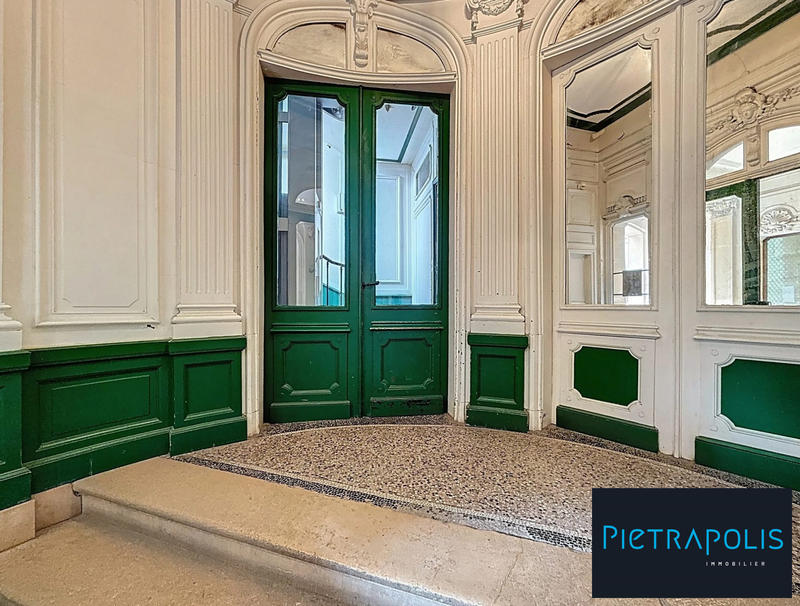 Appartement - 204 m² - 7 pièces