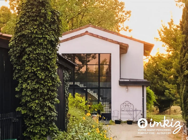 Maison - 355 m² - 11 pièces