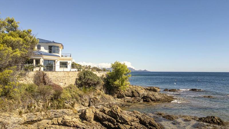 Villa - 240 m² - 8 pièces