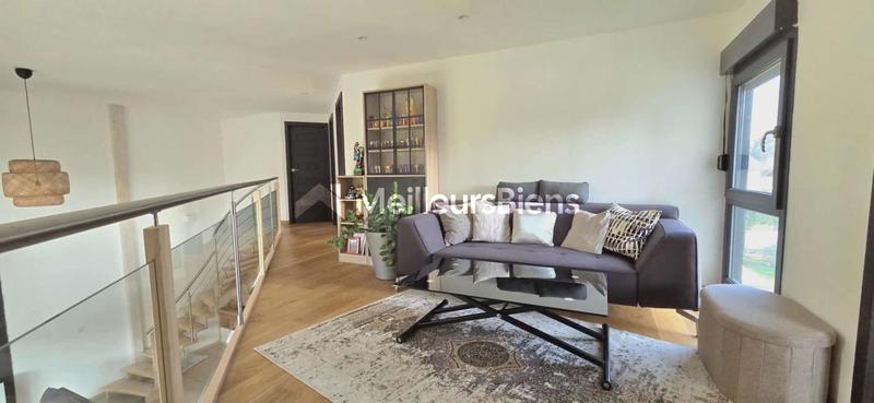 Maison - 121 m² - 5 pièces