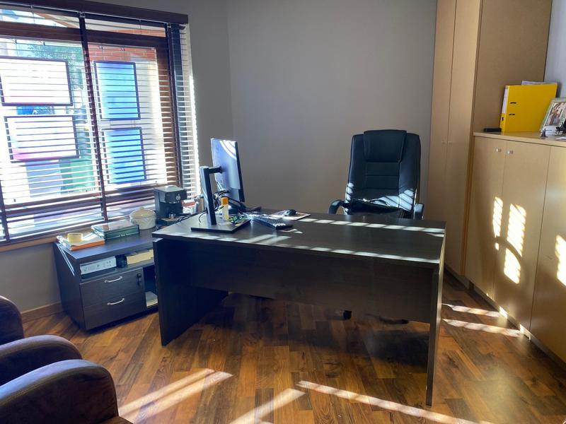 Fonds de commerce - Magasins - 77 m²