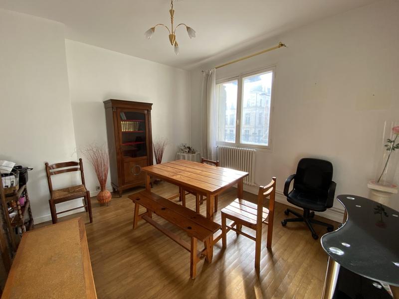 Appartement - 90 m² - 4 pièces