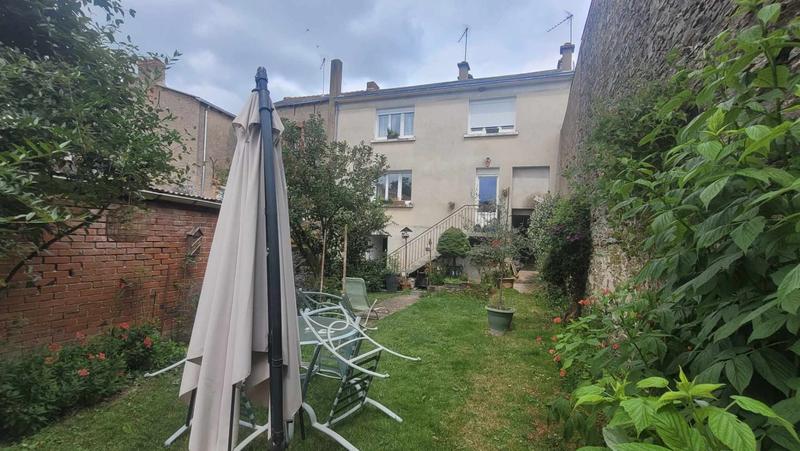 Maison - 96 m² - 6 pièces