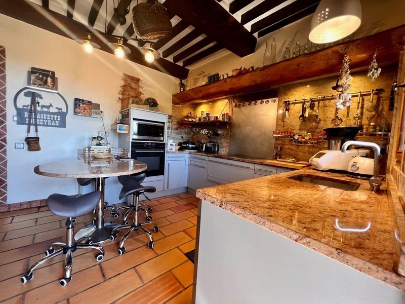 Maison - 196 m² - 6 pièces