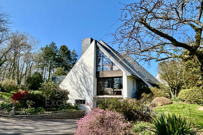 Maison - 320 m² - 10 pièces