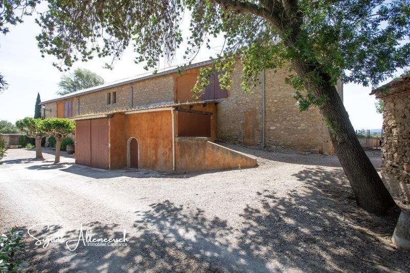 Maison - 345 m² - 10 pièces