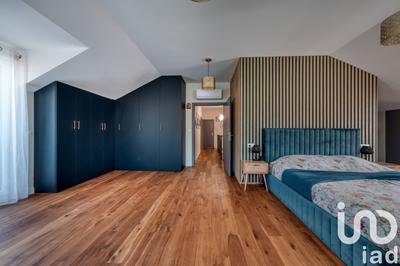 Maison de maîtres - 330 m² - 9 pièces