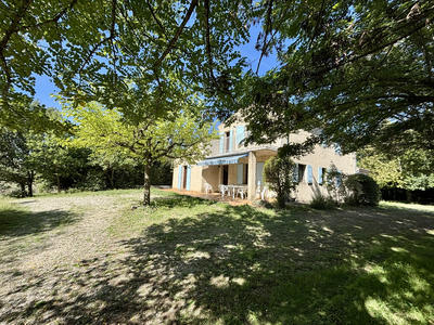 Villa - 180 m² - 8 pièces