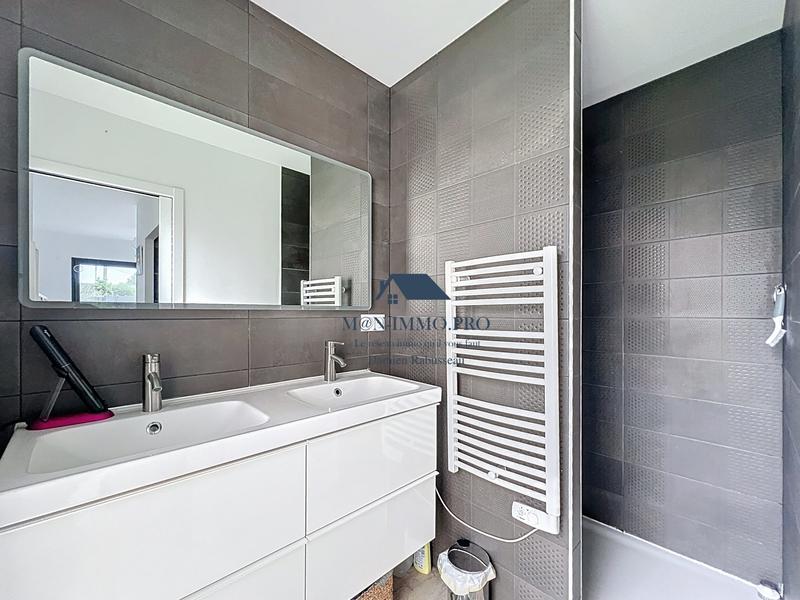 Maison contemporaine - 151 m² - 7 pièces