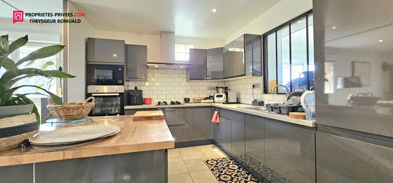 Maison - 140 m² - 5 pièces