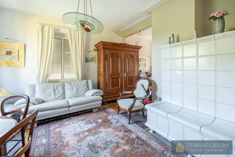 Maison - 280 m² - 10 pièces