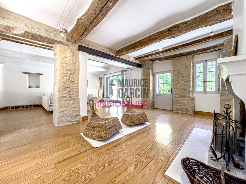 Maison - 227 m² - 8 pièces