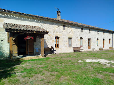 Maison de village - 240 m² - 7 pièces